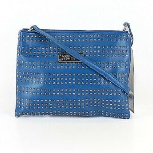 FREE W/ $40 PURCHASE! Just add to bundle!